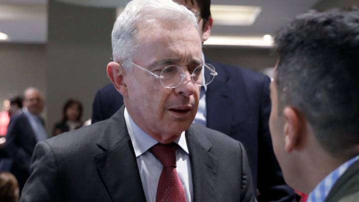 Abogado constitucionalista afirmó que orden de libertad a favor de Uribe deja entrever que la jueza que lo condenó "no tiene gran conocimiento de la dogmática penal"