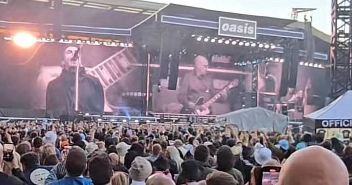 Liam Gallagher delivers touching message to Oasis fans at second Edinburgh gig