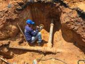 Instalan tubería de agua potable en Unare II