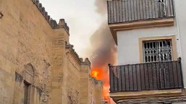 Extinguido el incendio en la Mezquita