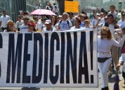 Pacientes usan amparos ante falta de atención en sistema de salud, explica Macías