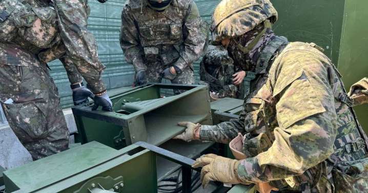 South Korea dismantles border loudspeakers to ease tensions with N Korea