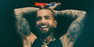 Maluma le ‘echo flores’ a El Salvador e hizo un llamado a Colombia: “Tenemos muchísimo que aprender”