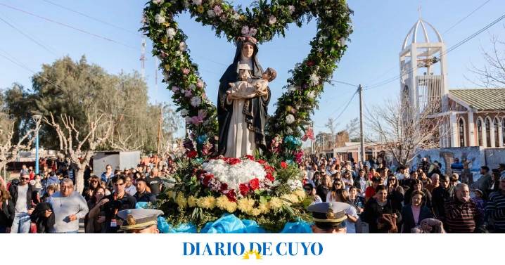 Piden colaboración para comprar, al menos, 1.000 rosas rojas que usarán para adornar la imagen de Santa Rosa