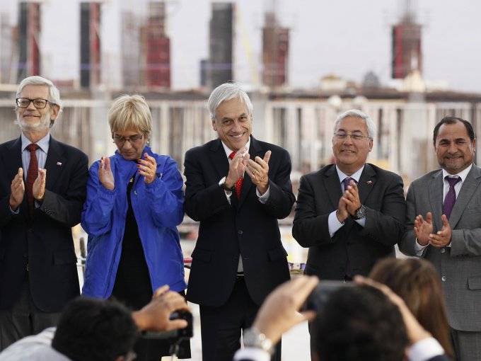 Gobierno retrocede y repone placa de Piñera en hospital de Alto Hospicio