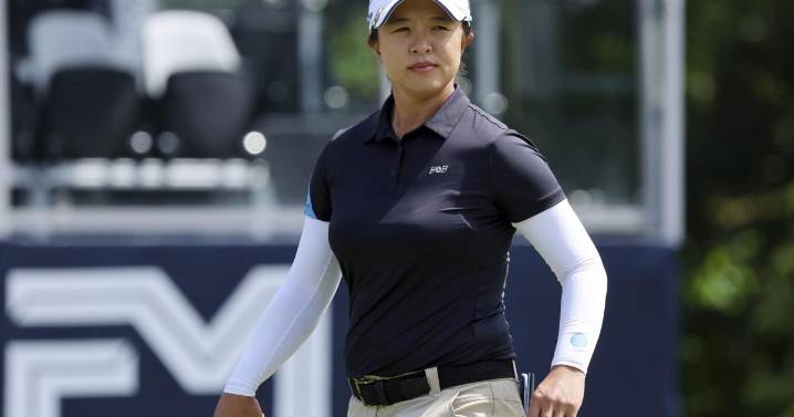 Sei Young Kim takes 3-shot lead at halfway point of rain