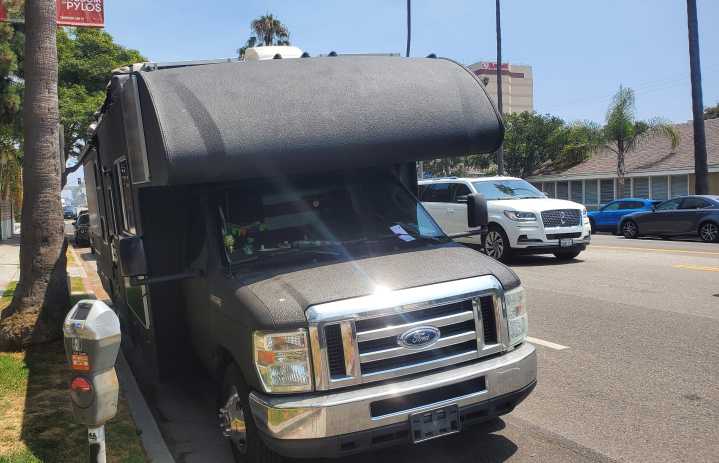 Venice Shorts: Out-Of-State Transient Parked Along Washington Blvd.
