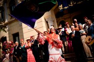 Málaga peregrina en la romería de la Victoria, con Toñi Moreno como abanderada