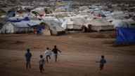 Los niños saharauis vuelven a los campamentos de refugiados después de un verano en Cantabria alejados "temporalmente de las duras condiciones del desierto"