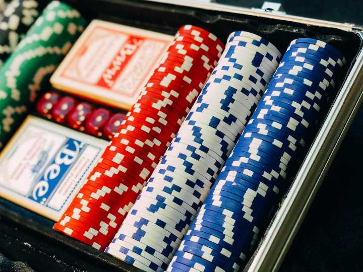 Central Pa. casino dealer accused of stealing chips after one falls out of his pocket: police