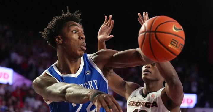 Amari Williams signs two-way contract with Boston Celtics