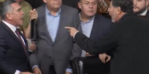 Fernández Noroña y 'Alito' Moreno se pelean en plena sesión del Senado (VIDEO)