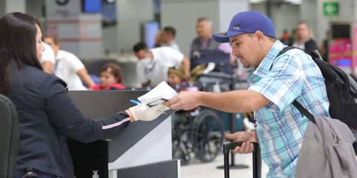 Ecuador exigirá visa de transeúnte a ciudadanos de varios países