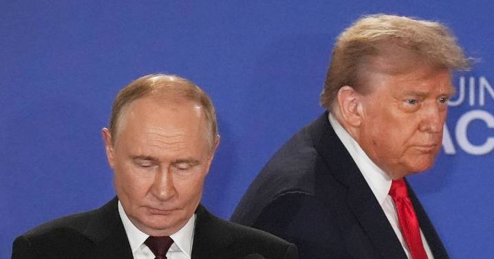 Lip reader exposes Donald Trump's crunch remark to Vladimir Putin after handshake