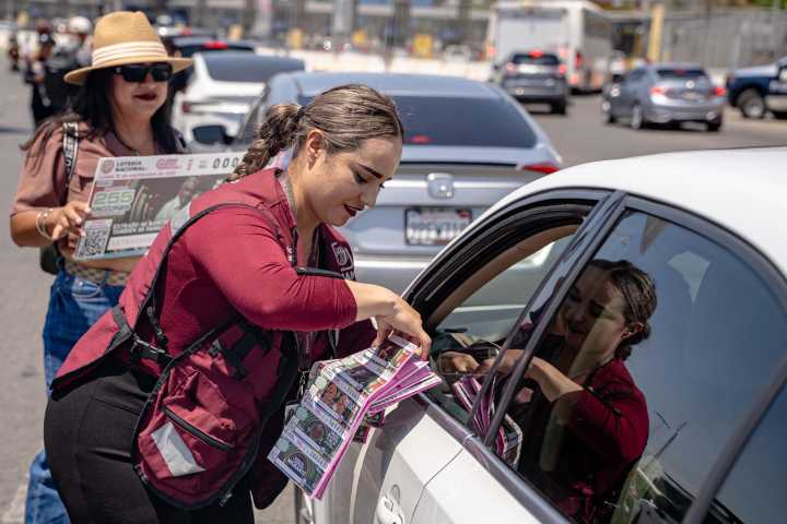 Inauguran punto de venta de boletos de la Lotería Nacional en la garita de San Ysidro para apoyar a migrantes