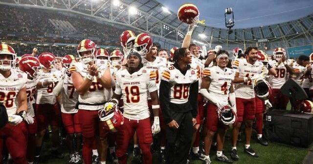 Rocco Becht stars as No. 22 Iowa State beats No. 17 Kansas State 24