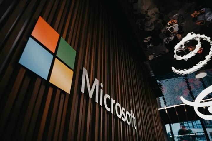 Lawsuit seeks to stop Microsoft from ending Windows 10 support