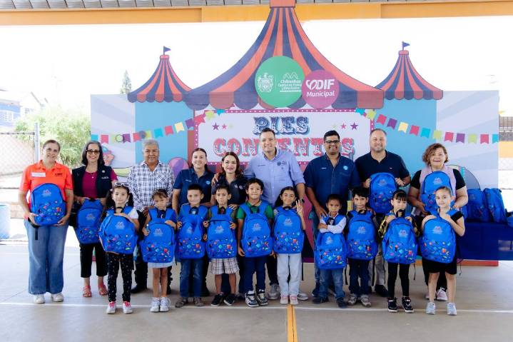Entrega Marco Bonilla útiles y mochilas de «Mi Bolsa Escolar» a 350 niñas y niños de primaria Ramón López