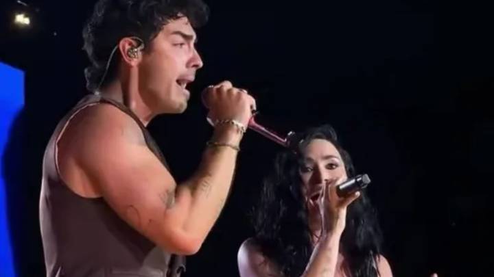 Demi Lovato reunites with ex boyfriend Joe Jonas live onstage 15 years after they split