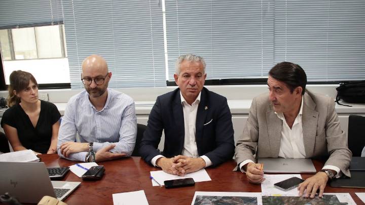 Quiñones apunta a un "terrorismo ambiental coordinado" en el incendio de Las Médulas en León