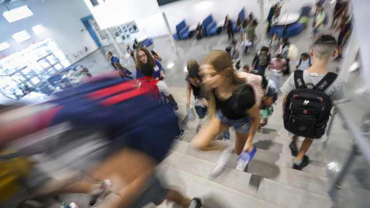 How to get kids back on a sleep schedule for the school year