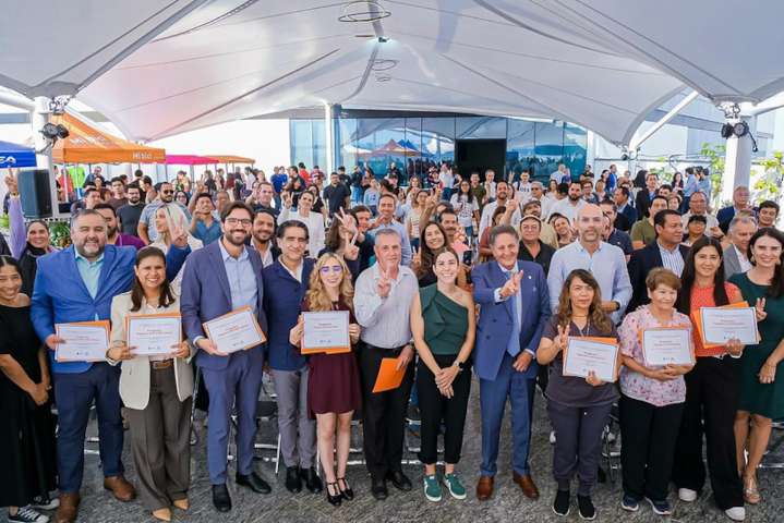 SEDECO entrega 5.5 millones de pesos en apoyos a empresas de Zapopan