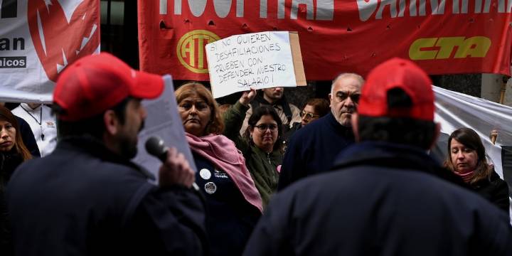 Los trabajadores del Hospital Garrahan iniciaron un nuevo paro por 24 horas y se movilizaron para exigir mejora salarial