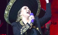 Acusan a Alicia Villarreal de haber engañado a Cruz Martínez con su nuevo novio