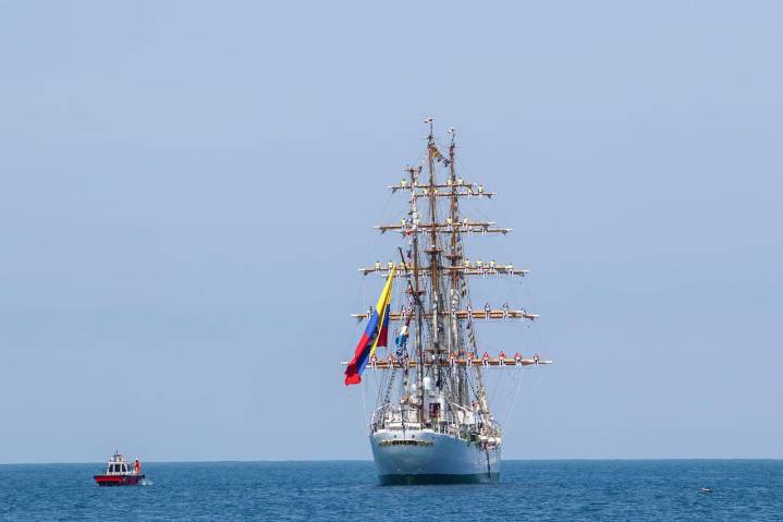 Título de 'Embajador de Colombia en los mares' para el buque ARC Gloria