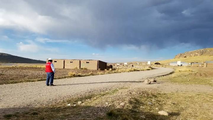 Revelan fallas en mantenimiento de camino vecinal en la provincia de El Collao