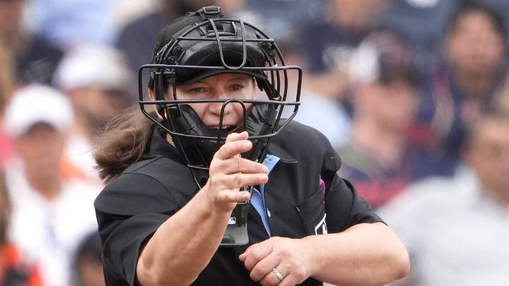 MLB calls up its first female umpire, for Marlins
