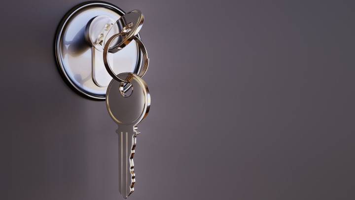 El aviso de un experto sobre lo que hacemos todos con las llaves de casa: te puede salir caro