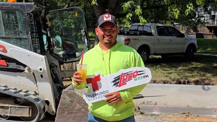 Trabajadores disfrutaron de La Lonchera de Lobo 97.7 y Telemundo Nebraska