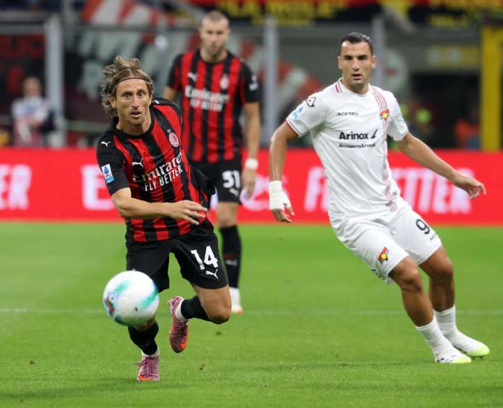 Modric, primera titularidad con el Milan en el debut en Serie A