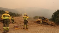 Continúan en el Valle de Fornela los trabajos de extinción por el incendio de Anllares del Sil