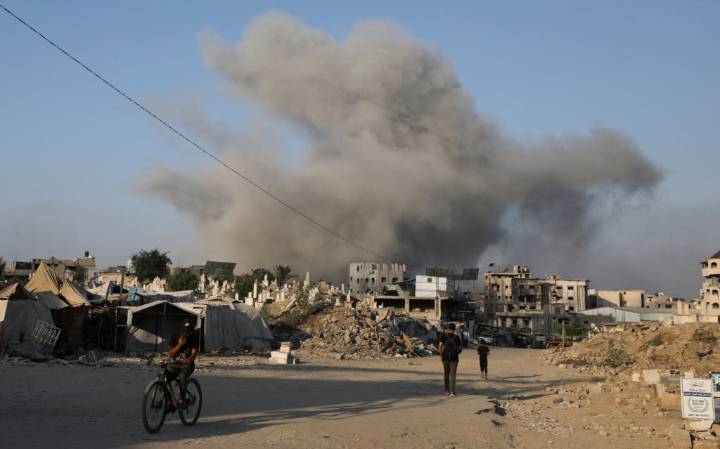 Israeli airstrikes, gunfire kill 33 as Gaza City becomes focus of famine and military offensive