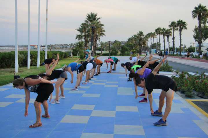 Más de 2.500 personas han disfrutado ya de las actividades gratuitas de la PlayaSlow en el Serradal