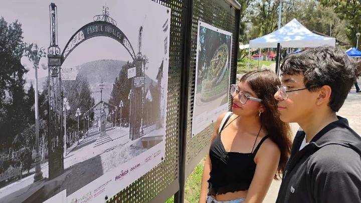 Pachuca: Exponen galería fotográfica en el Parque Hidalgo