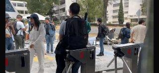 Estudiantes irrumpen en Ingeniería de la UAEMéx; exigen la entrega de instalaciones