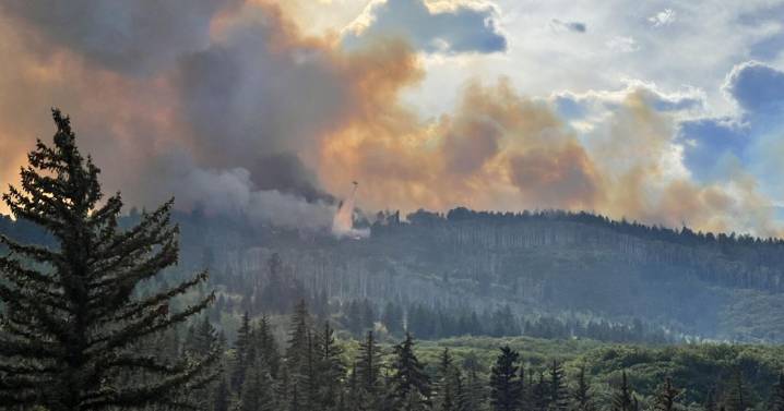 Rain to help slow Derby and Lee fires in Colorado