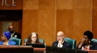Concejo Municipal de Houston realiza su primera sesión nocturna de comentarios públicos