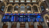 El Ibex 35 modera sus ganancias a media sesión y se distancia de los 15.300 puntos