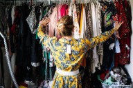 Se encogió tu polera favorita: la ciencia tiene un método casero para “desencoger” tu ropa