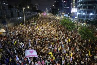 Miles de israelíes salen a las calles de Tel Aviv