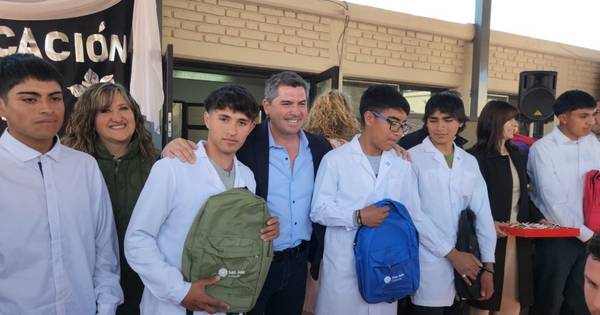 Tras los incesantes pedidos de Huarpe, Mogna inauguró su primera escuela secundaria rural