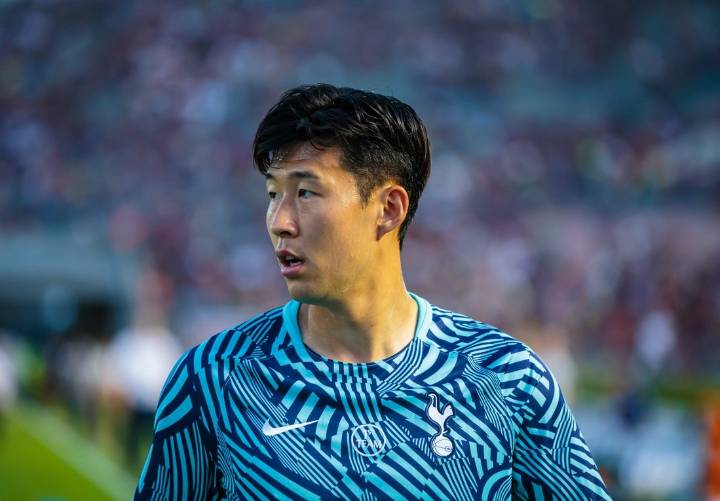 Deadspin | Star F Son Heung-min en route to U.S. to join Los Angeles FC