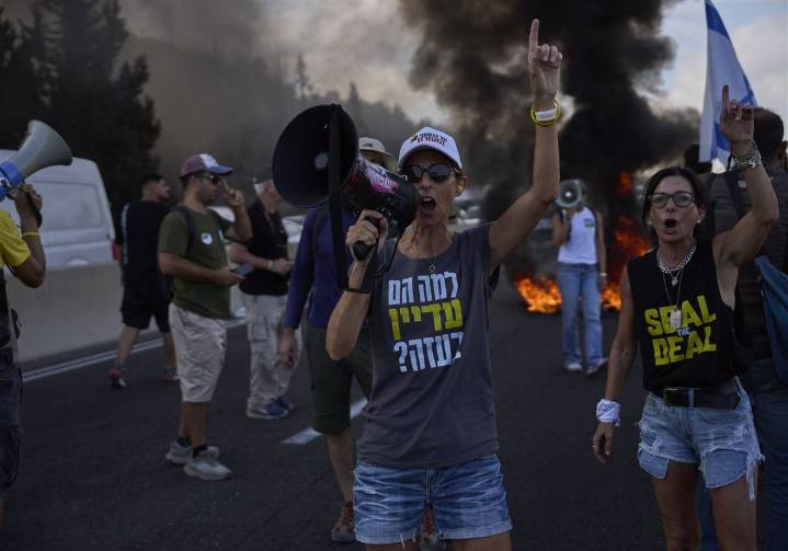 Israel's growing frustration over the war in Gaza erupts in nationwide protests