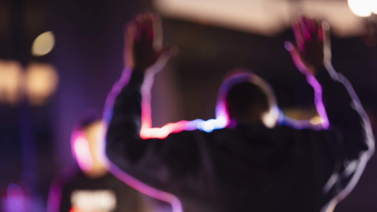 Bystanders Convince Gunman Who Fatally Shot Cops To Drop Gun And Surrender