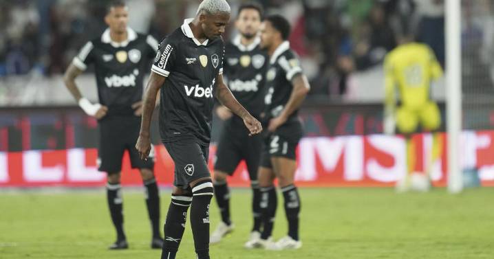 Defending champion Botafogo knocked out of Copa Libertadores by Ecuador's Liga de Quito