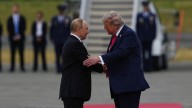 Cumbre en Alaska: Trump y Putin estrechan la mano en un encuentro histórico para abordar la guerra